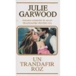 UN TRANDAFIR ROZ